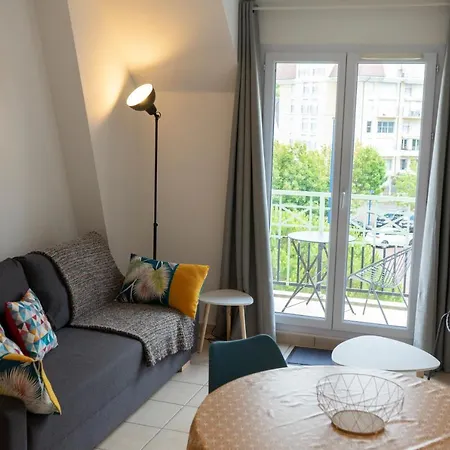 2 Pieces Port Cabourg - 2 A 4 Personnes - 34 M2 - Balcon - Vue Port - Proche *