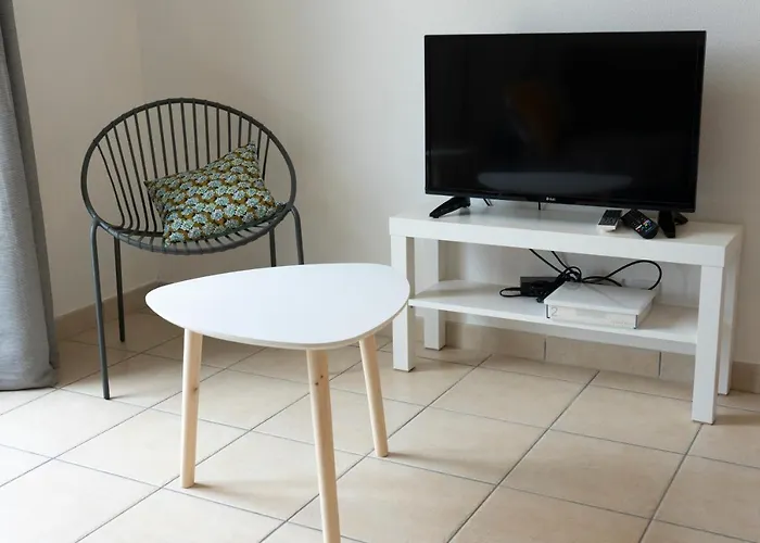 2 Pieces Port Cabourg - 2 A 4 Personnes - 34 M2 - Balcon - Vue Port - Proche *