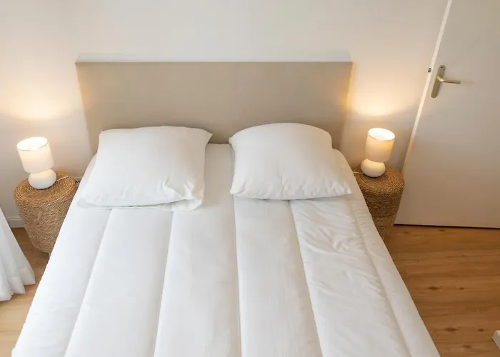 2 Pieces Port Cabourg - 2 A 4 Personnes - 34 M2 - Balcon - Vue Port - Proche