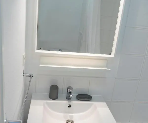 Apartament 2 Pieces Port Cabourg - 2 A 4 Personnes - 34 M2 - Balcon - Vue Port - Proche *