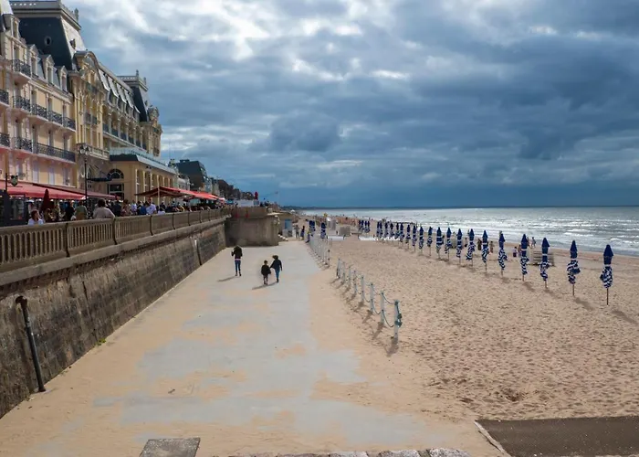 Apartament 2 Pieces Port Cabourg - 2 A 4 Personnes - 34 M2 - Balcon - Vue Port - Proche *