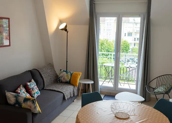 2 Pieces Port Cabourg - 2 A 4 Personnes - 34 M2 - Balcon - Vue Port - Proche *